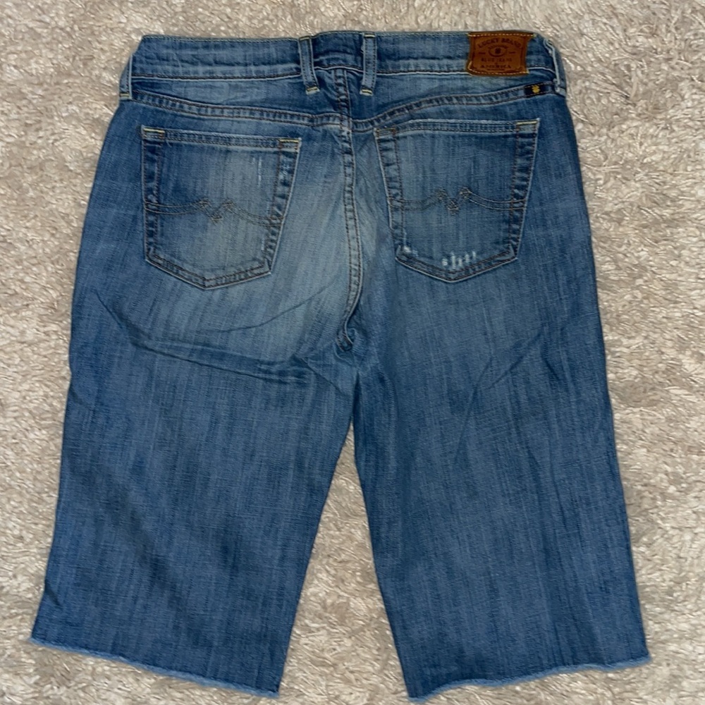 Lucky Brand 🍀 Sweet-N-Low Loose Raw Hem Denim Bermuda Shorts, Size 8/29 - Picture 3 of 16